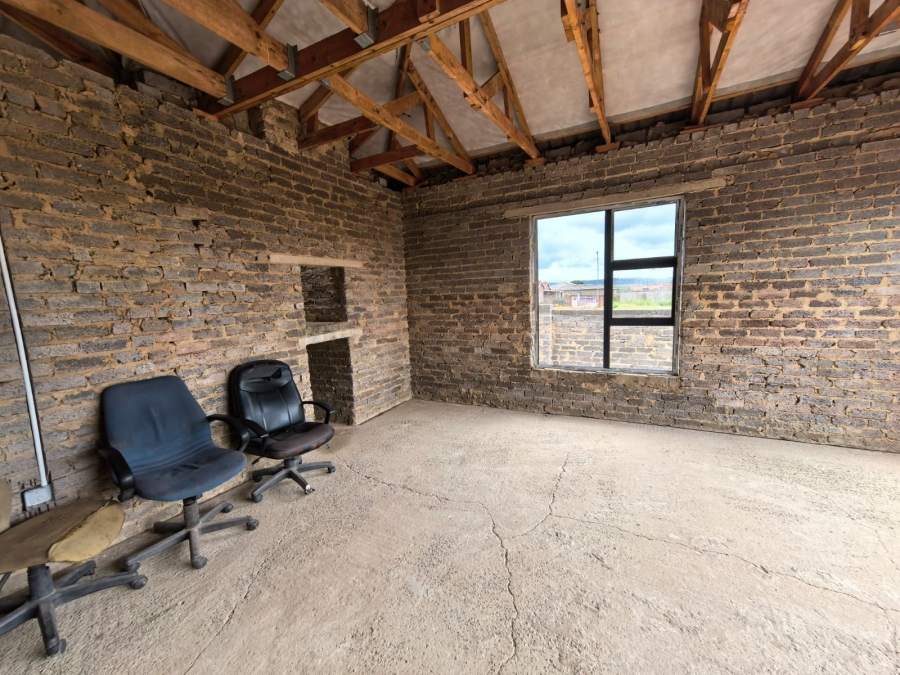 5 Bedroom Property for Sale in Parys Free State